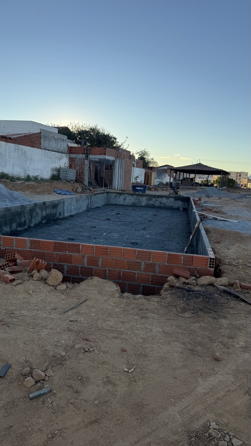 Preparação da base da Piscina AABB